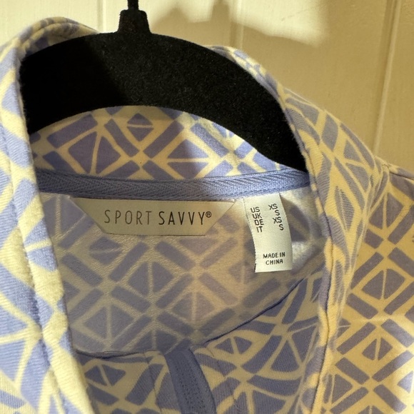 Sport Savvy Geometric Patterned Top - Picture 7 of 8